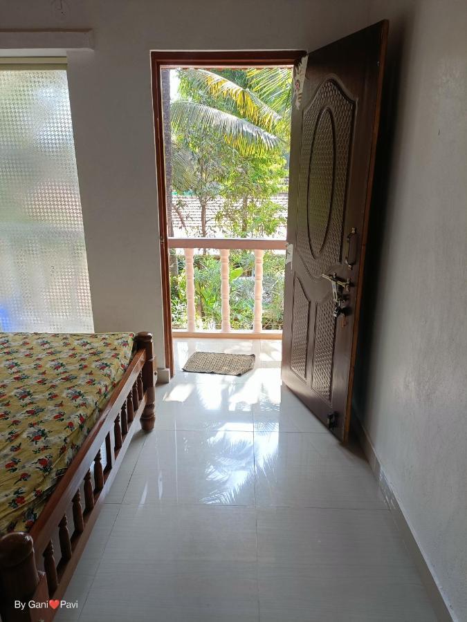 Hotel Golden Wings Cafe Gokarna  Exterior foto