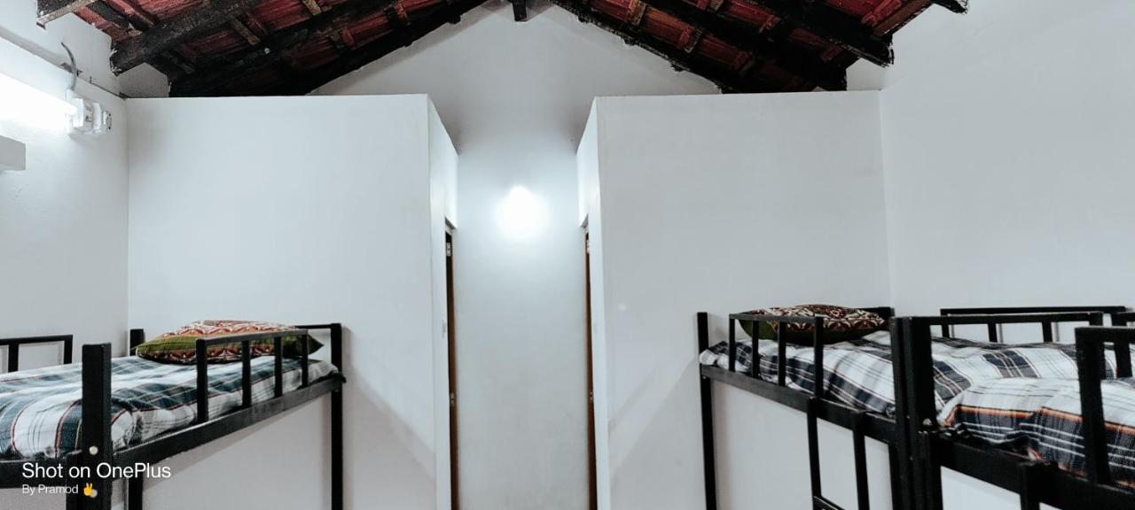 Hotel Golden Wings Cafe Gokarna  Exterior foto
